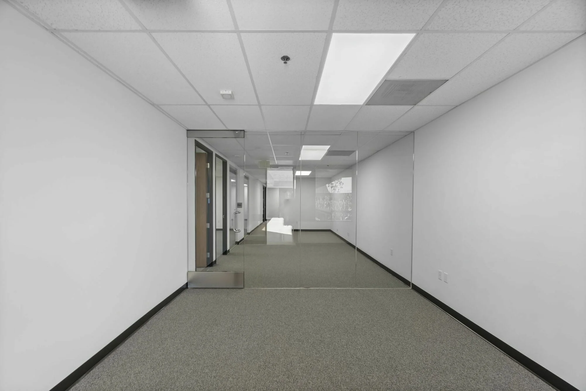 Mariner Court — Lease in Torrance, CA, photo 4 of 8
