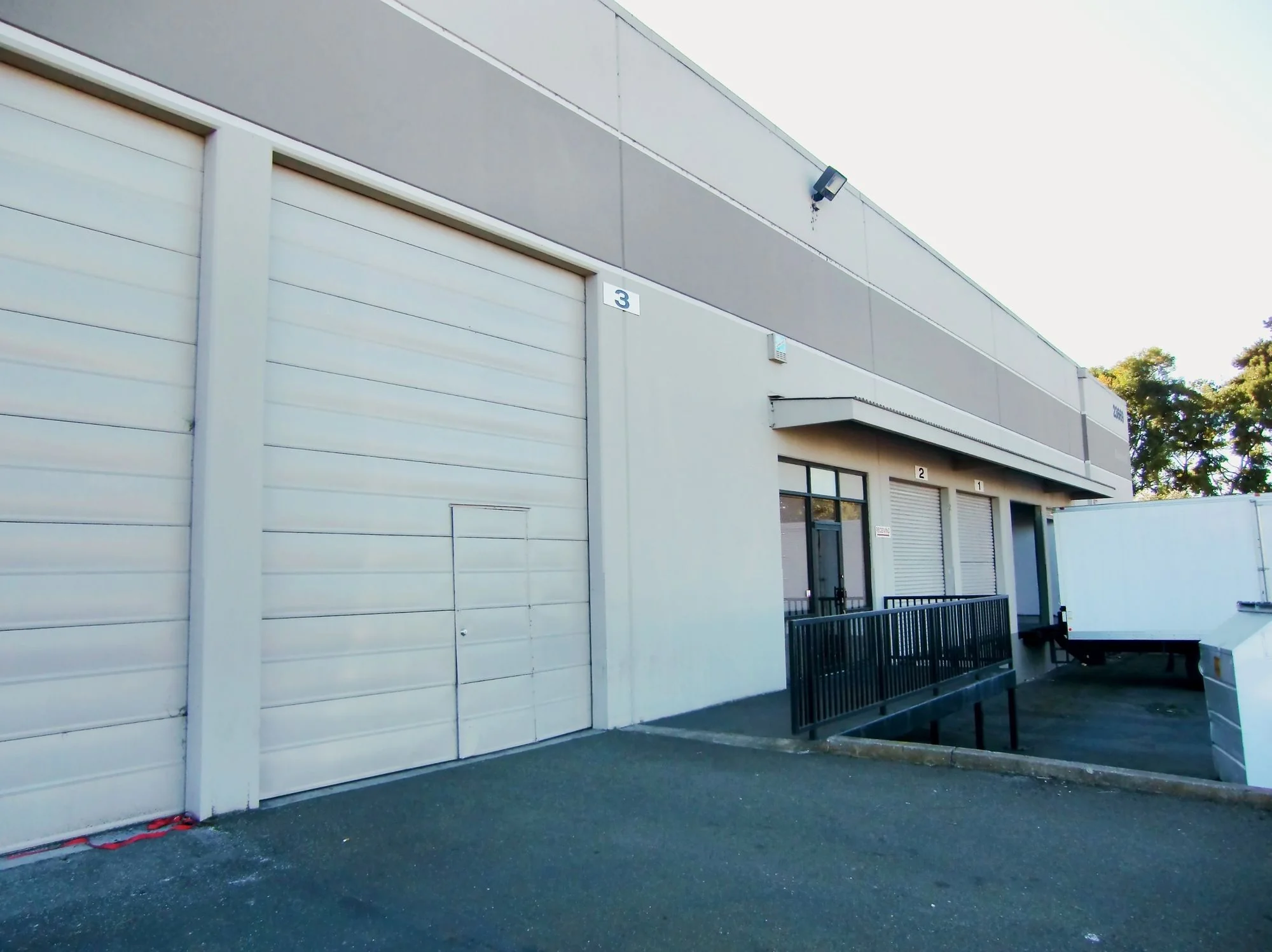 Hayward Warehouse Park — Lease in Hayward, CA, photo 1 of 2