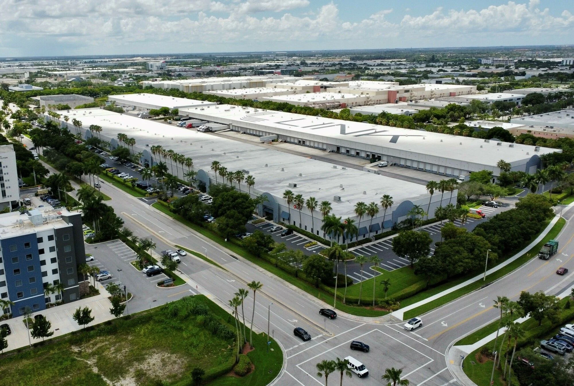 International Corporate Park 6 — Lease in Miami, FL, photo 2 of 8