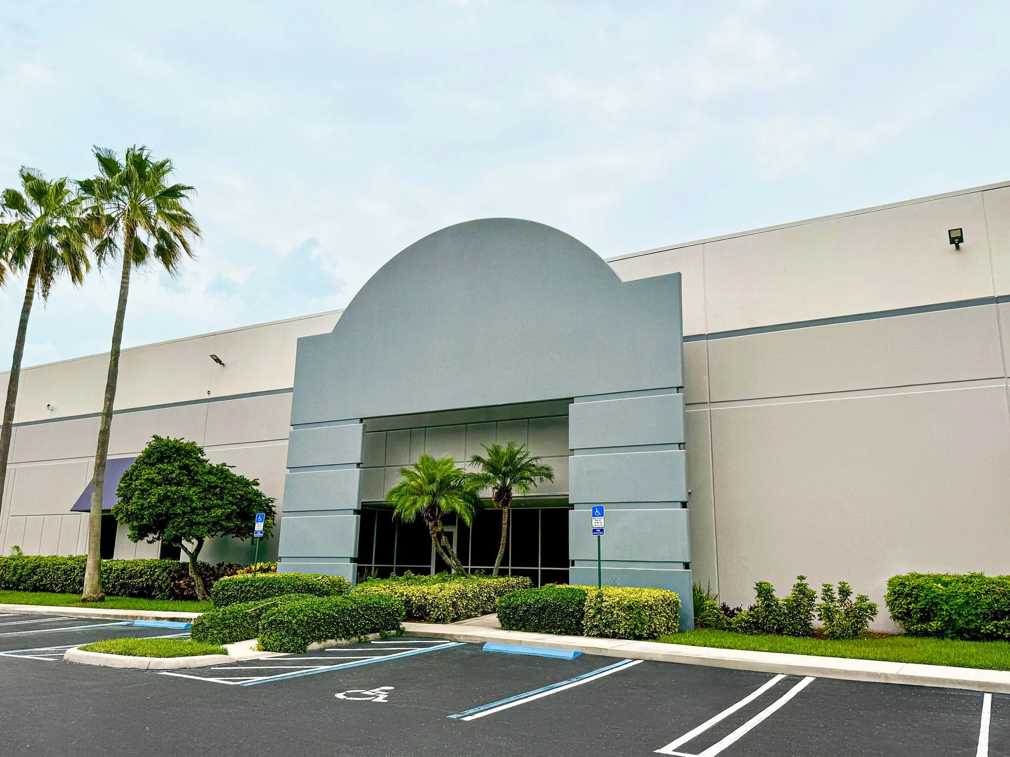 International Corporate Park — Lease in Miami, FL, photo 2 of 5