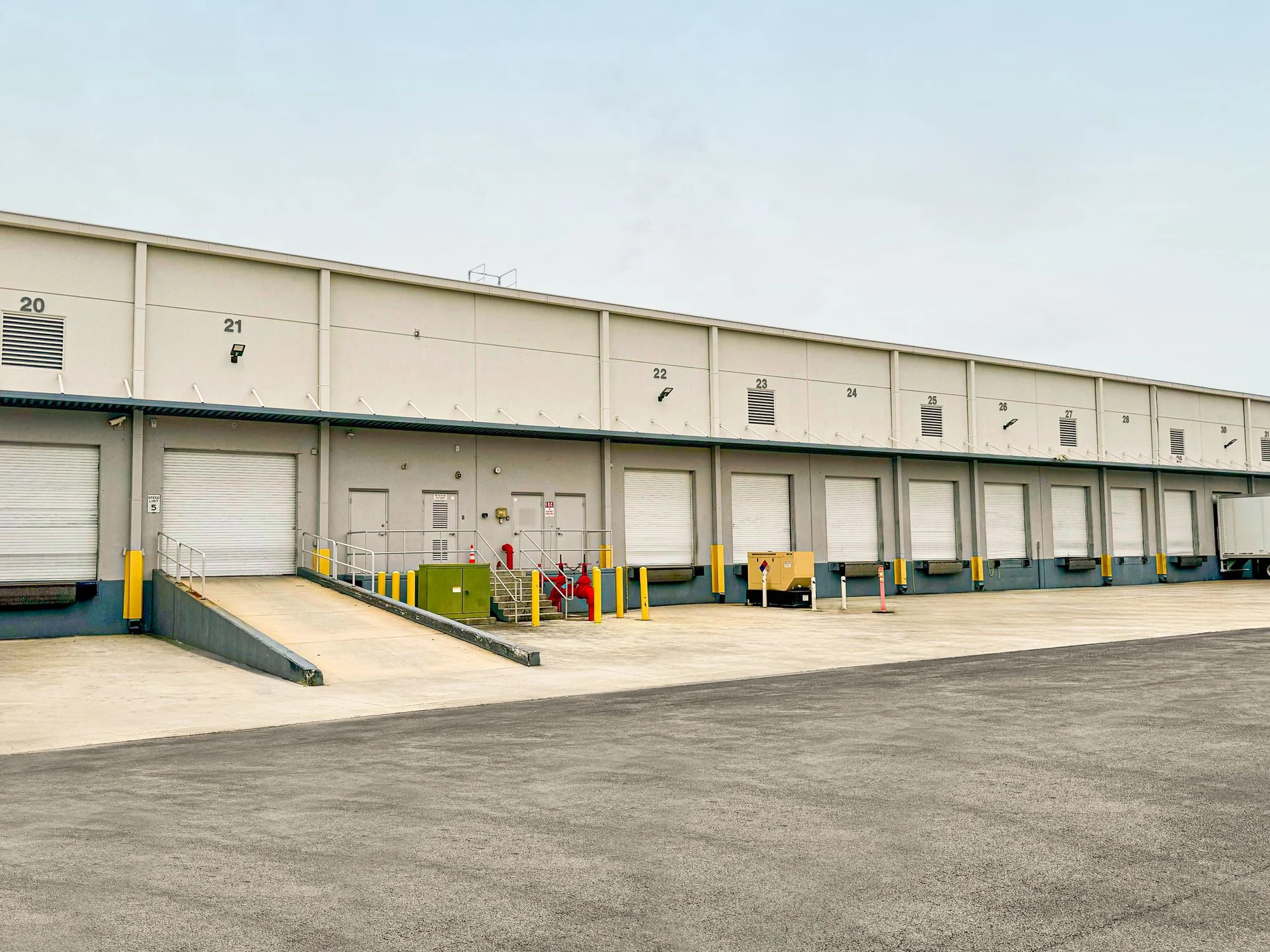 International Corporate Park — Lease in Miami, FL, photo 3 of 5