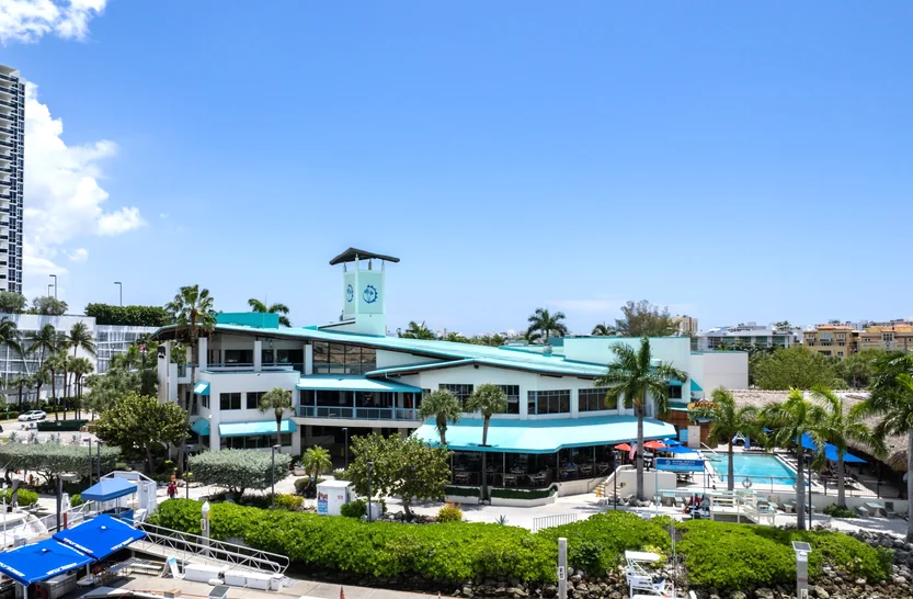 Core Building — Lease in Miami Beach, FL, photo 1 of 5