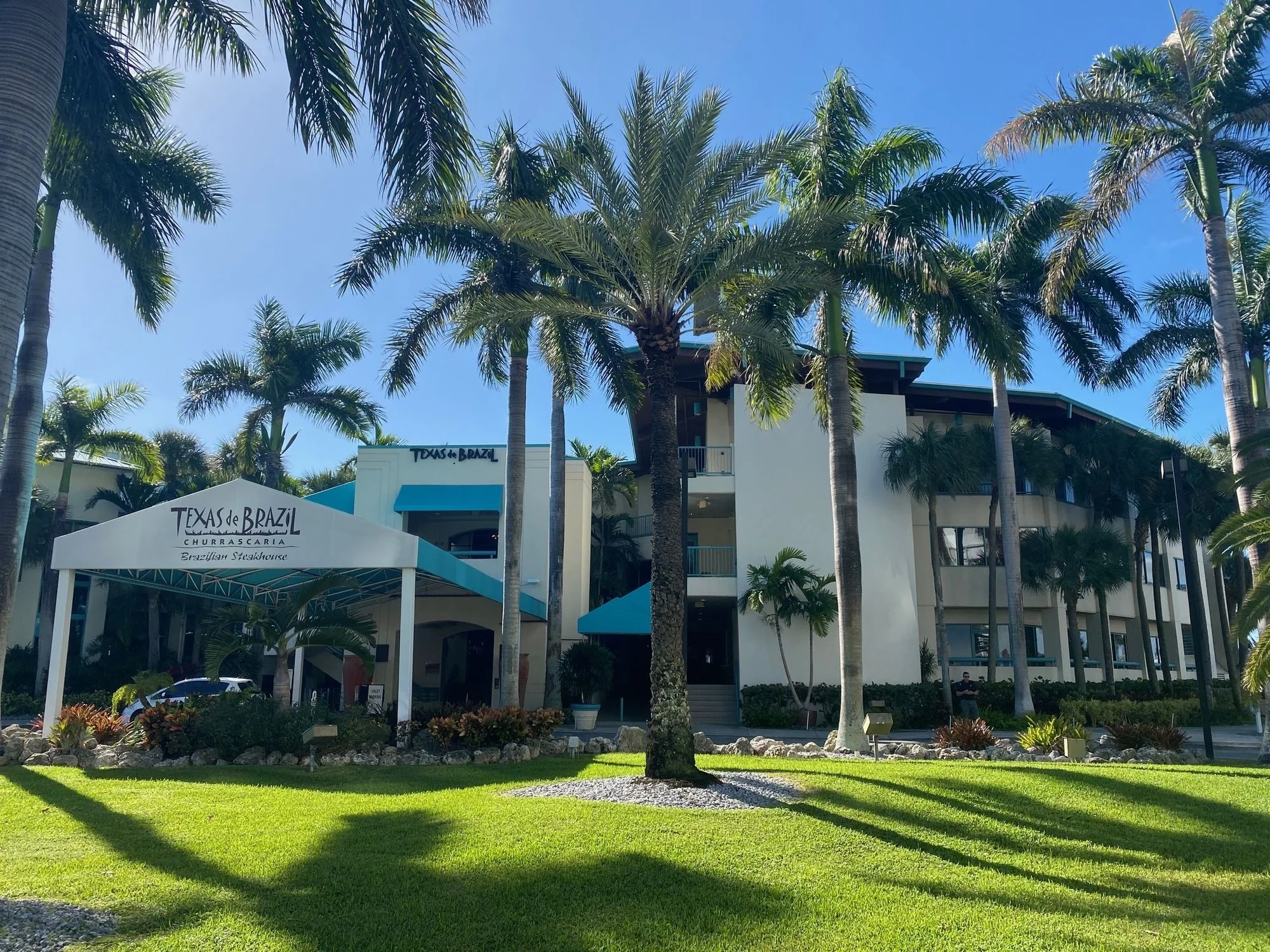 Core Building — Lease in Miami Beach, FL, photo 3 of 5