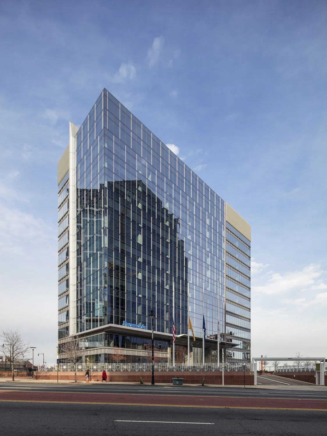 2 Riverfront Plaza — Lease in Newark, NJ, photo 2 of 5