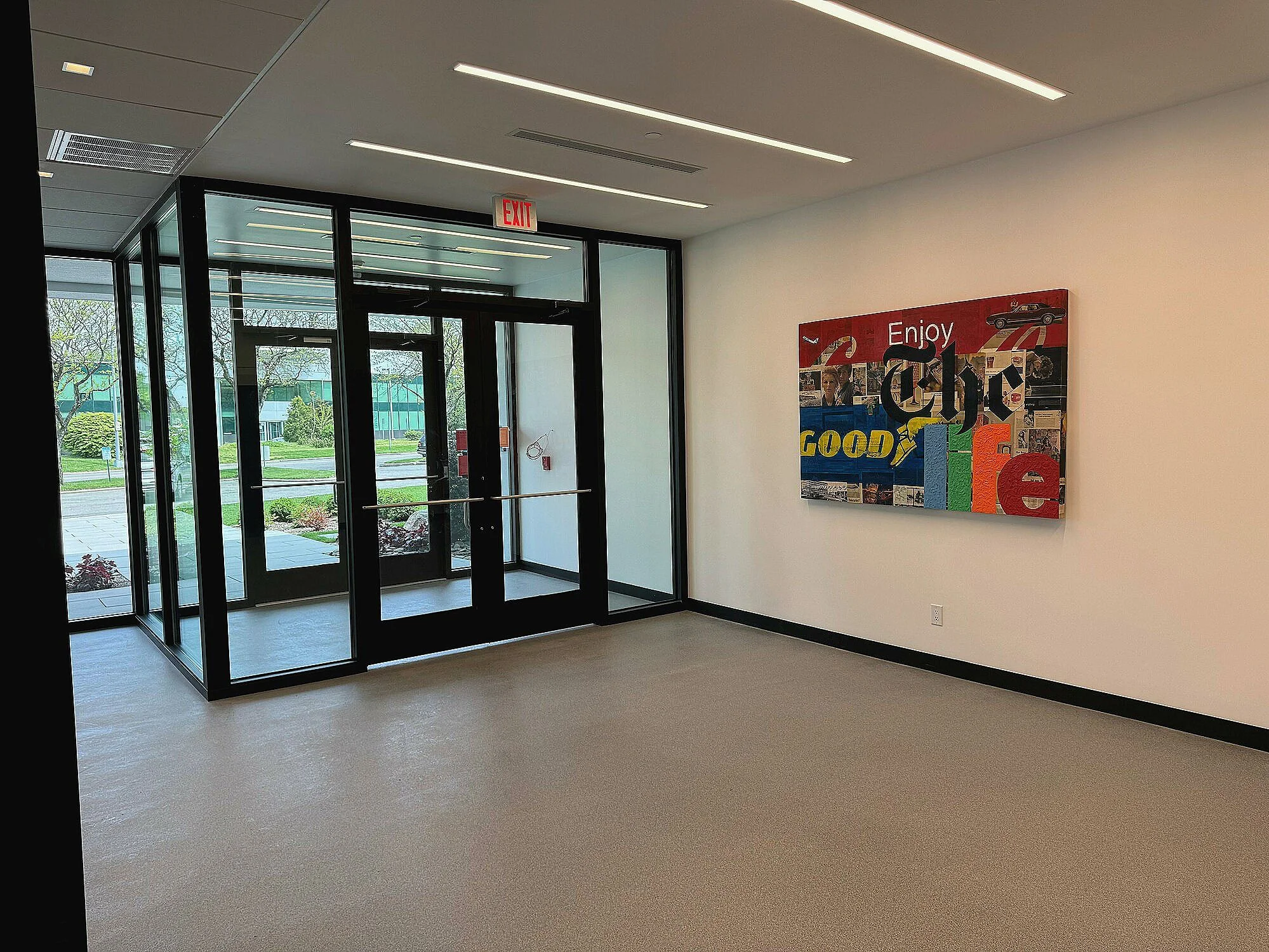 26 Harbor Park Drive — Lease in Port Washington, NY, photo 2 of 5