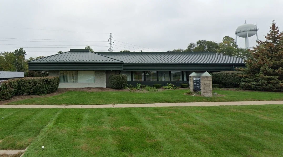 2360 Orchard Lake Rd — Lease in Sylvan Lake, MI, photo 1 of 1