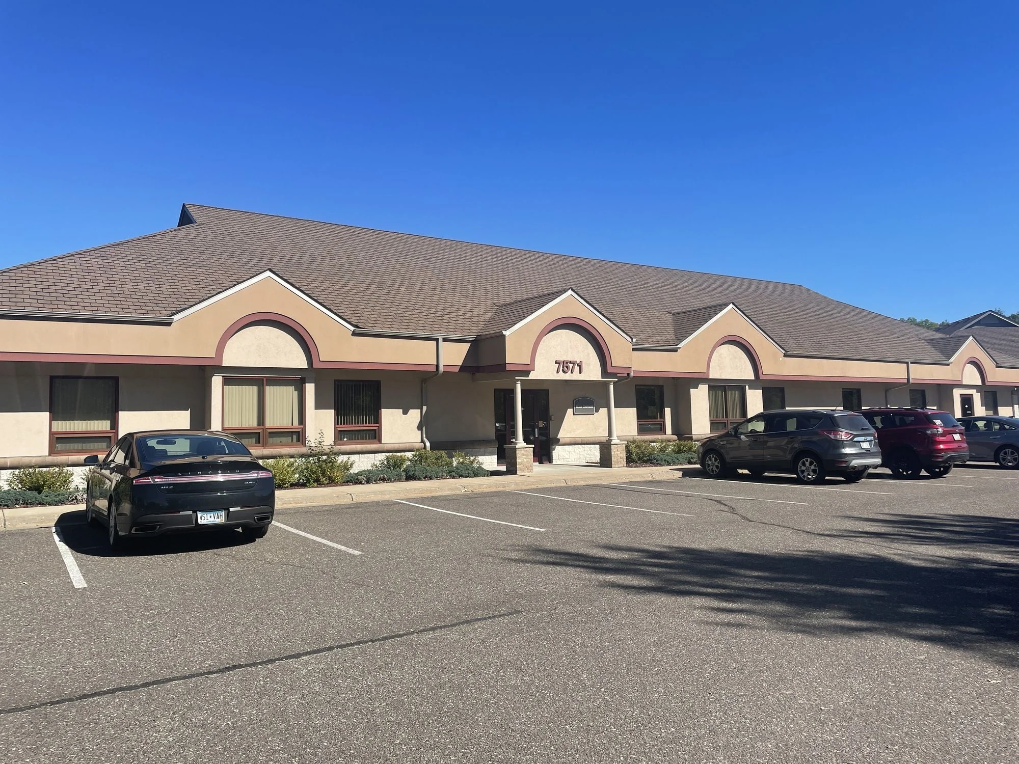 Oakdale Office Park Bldg E — Lease in Oakdale, MN, photo 1 of 6