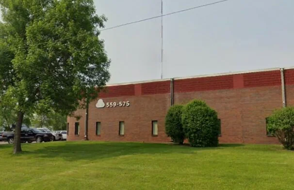 559-575 Shoreview Park Rd — Lease in Shoreview, MN, photo 2 of 3