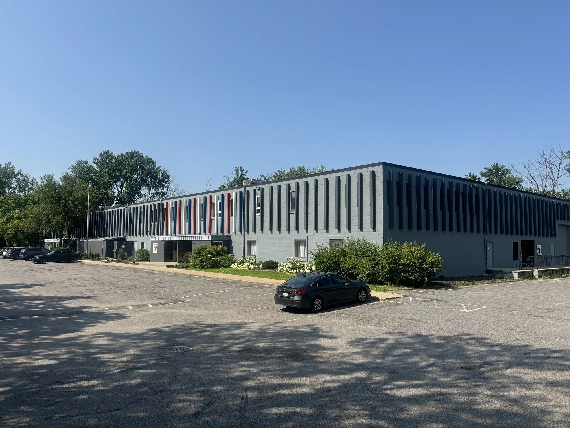 Creekview Business Center — Lease in Edina, MN, photo 1 of 8