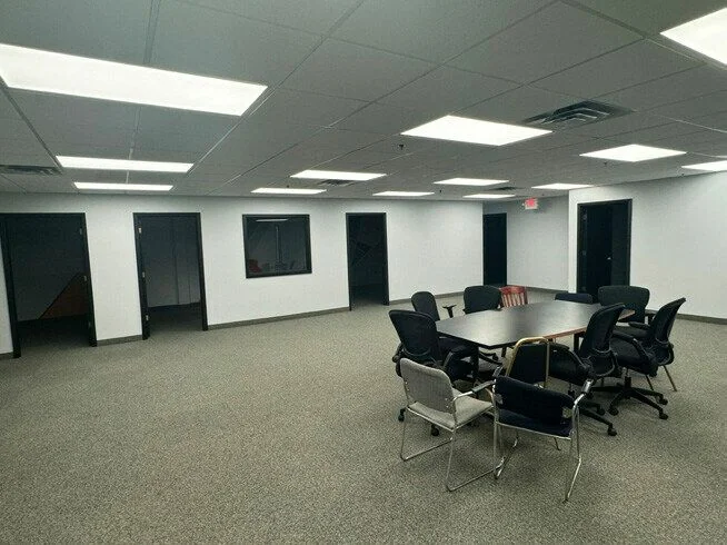 Creekview Business Center — Lease in Edina, MN, photo 2 of 8
