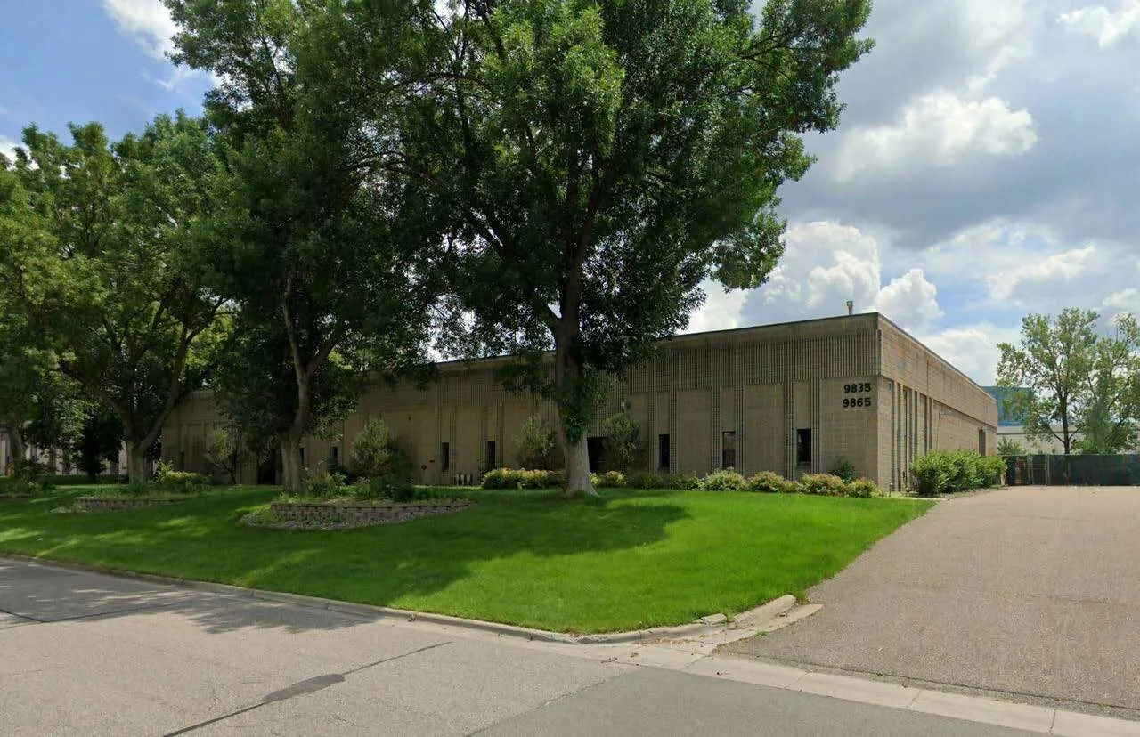9865 10th Ave N — Lease in Plymouth, MN, photo 1 of 5