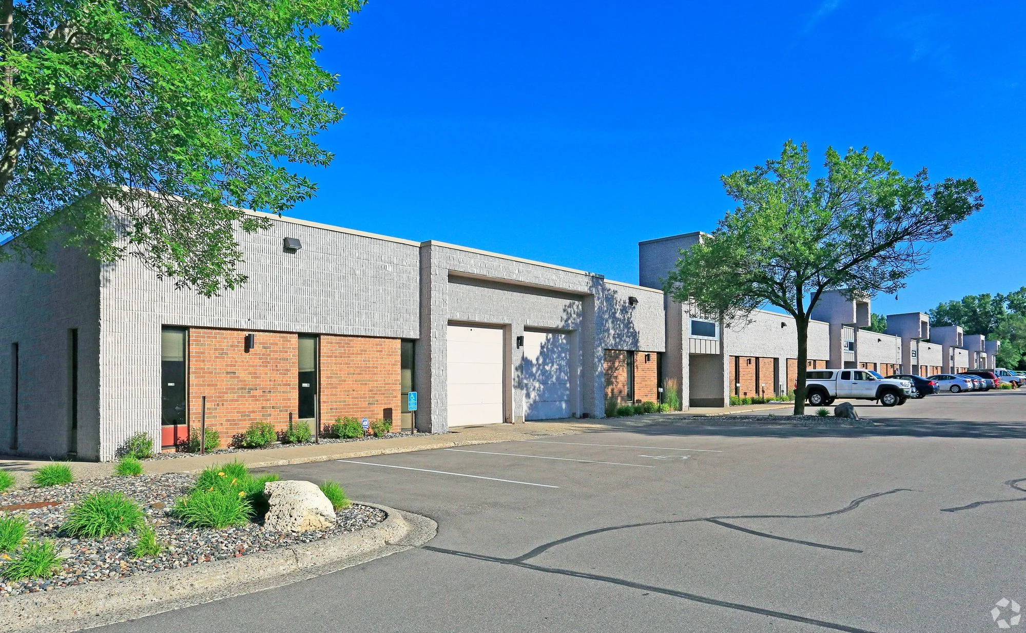 11501-11595 K-TEL DRIVE — Lease in Minnetonka, MN, photo 1 of 7
