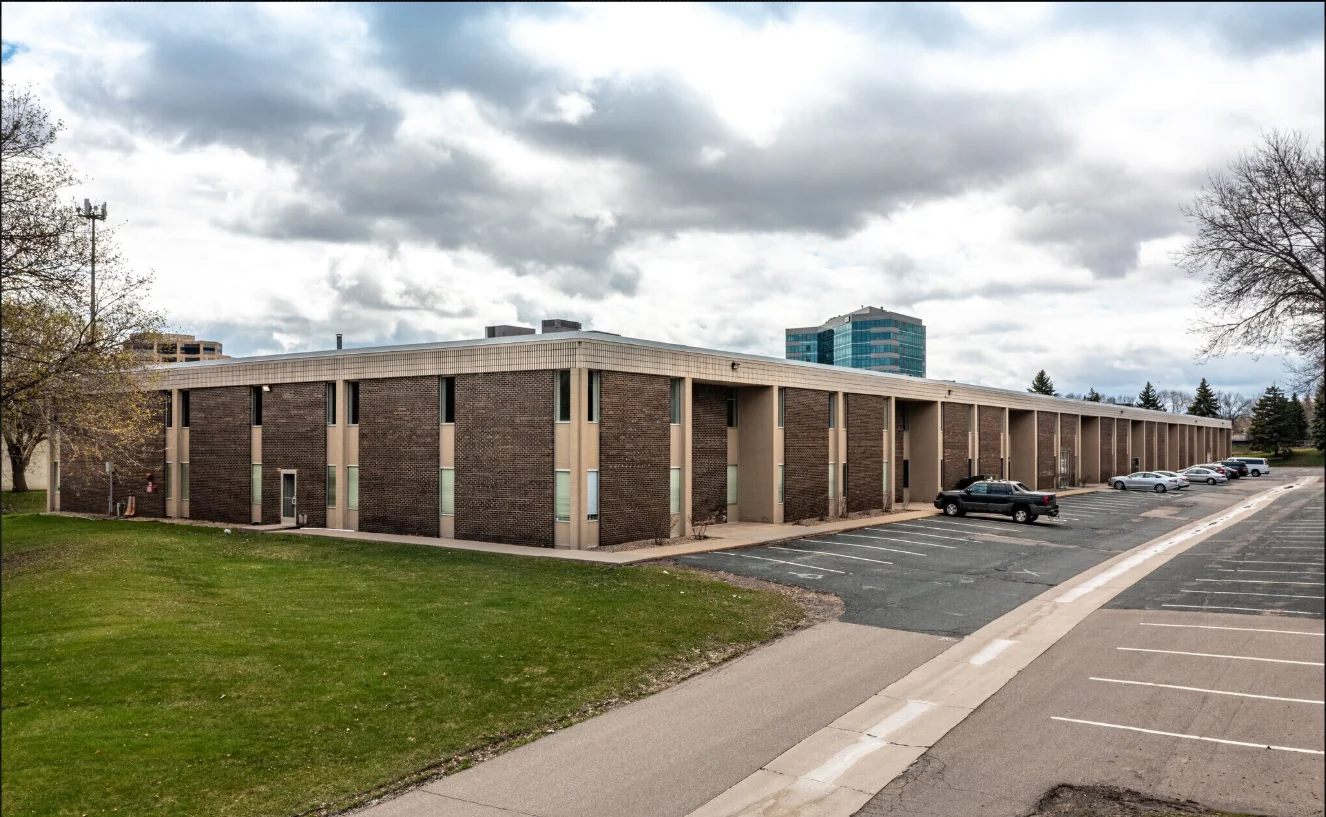 Edina Commons — Lease in Edina, MN, photo 1 of 8