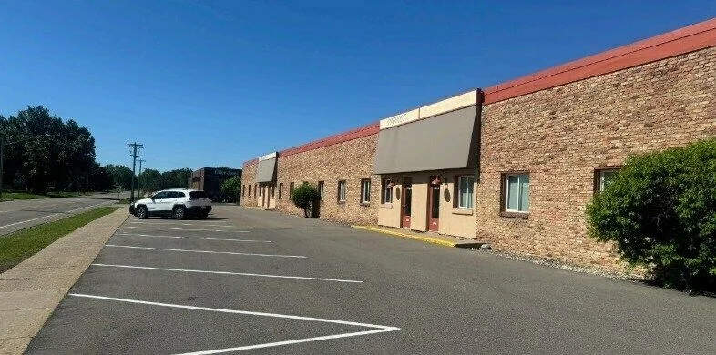 Lariat Business Center I — Lease in Bloomington, MN, photo 1 of 5