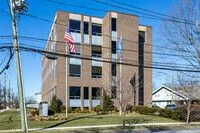 66 Field Point Rd