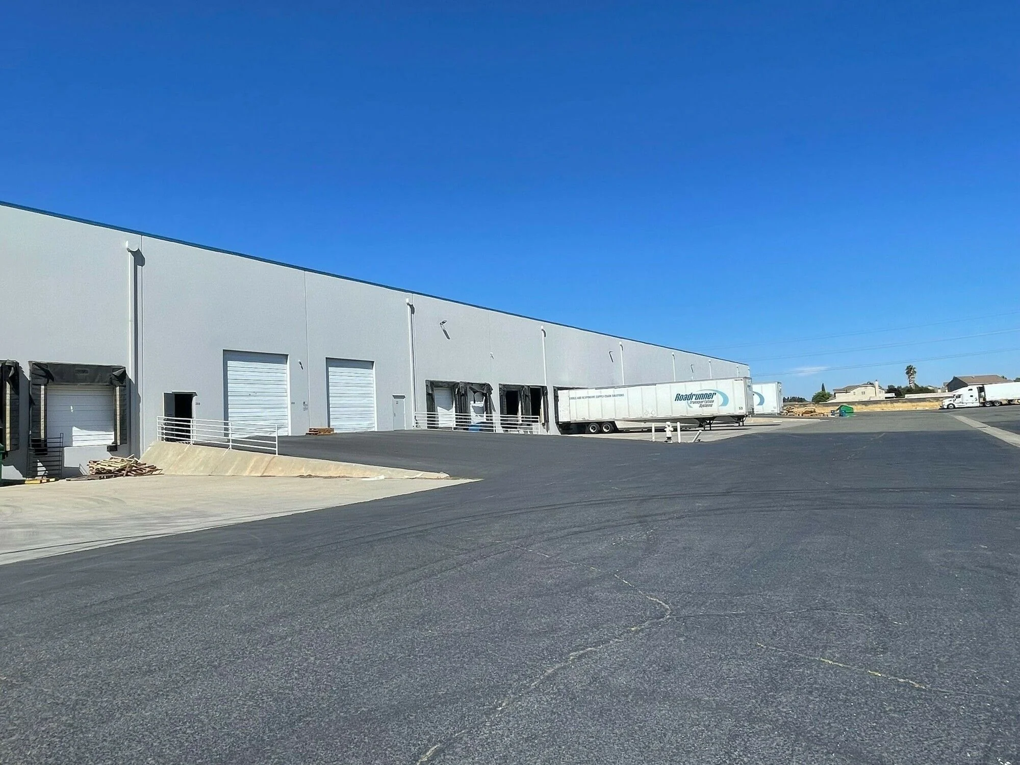 3132-3200 Dwight Rd. — Lease in Elk Grove, CA, photo 3 of 4