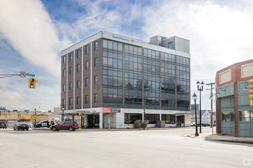 880 Main St — Lease in Waltham, MA, photo 1 of 1