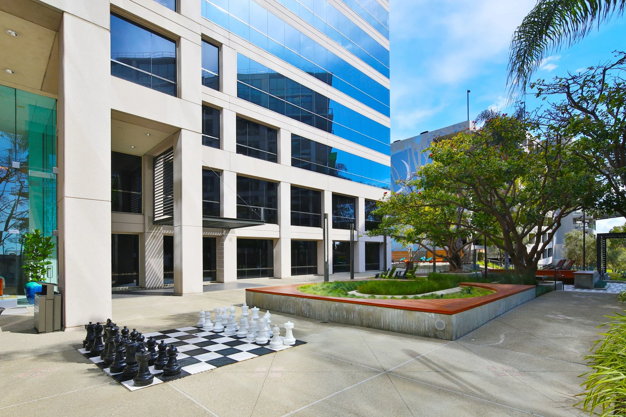 Culver Pointe — Lease in Culver City, CA, photo 2 of 8