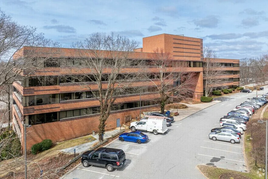 600 Unicorn Park Dr — Lease in Woburn, MA, photo 1 of 1