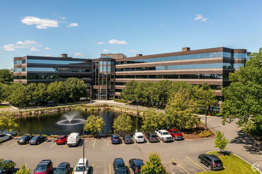 401 Edgewater Pl — Lease in Wakefield, MA, photo 1 of 1
