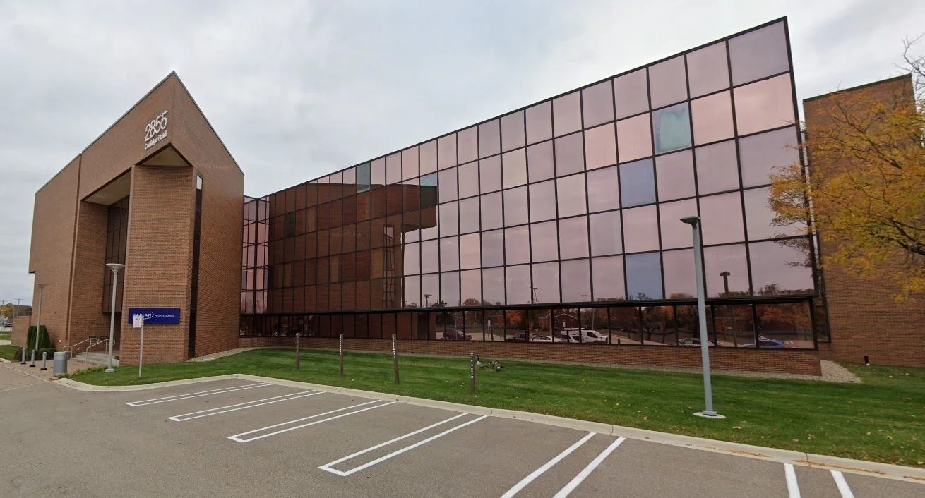 Troy Place — Lease in Troy, MI, photo 1 of 4