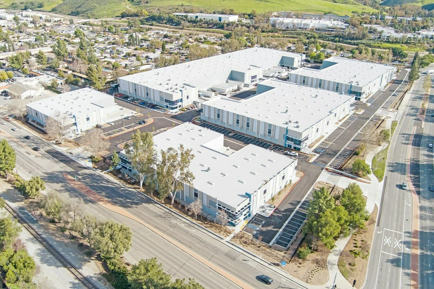 Tapo Canyon Commerce Center — Lease in Simi Valley, CA, photo 1 of 3