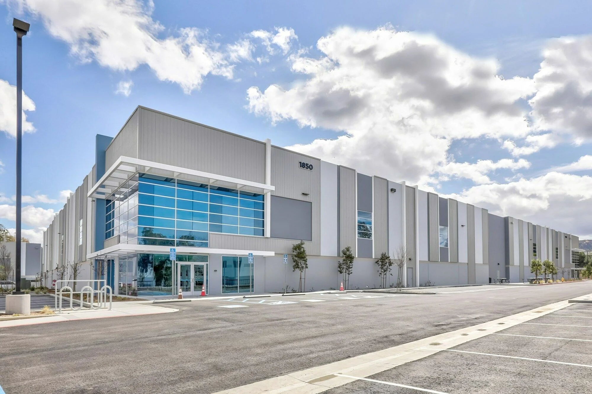 Tapo Canyon Commerce Center — Lease in Simi Valley, CA, photo 2 of 3