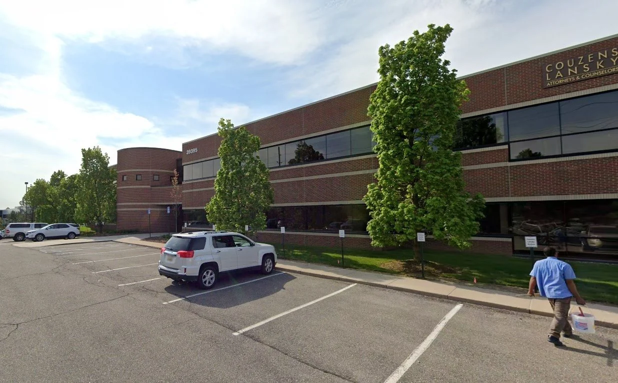 Country Club Office Center — Lease in Farmington Hills, MI, photo 1 of 1