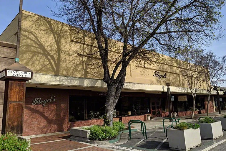 870 Santa Cruz Avenue — Lease in Menlo Park, CA, photo 3 of 4