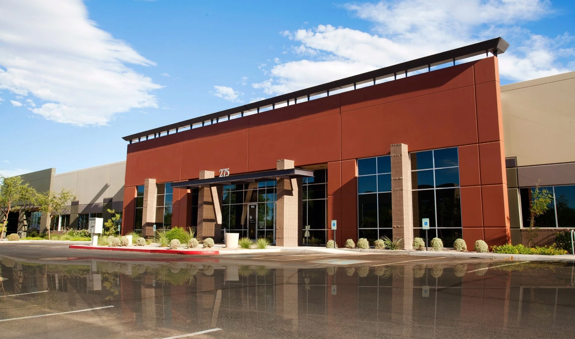 The Reserve at San Tan - 275 Building — Lease in Gilbert, AZ, photo 1 of 2