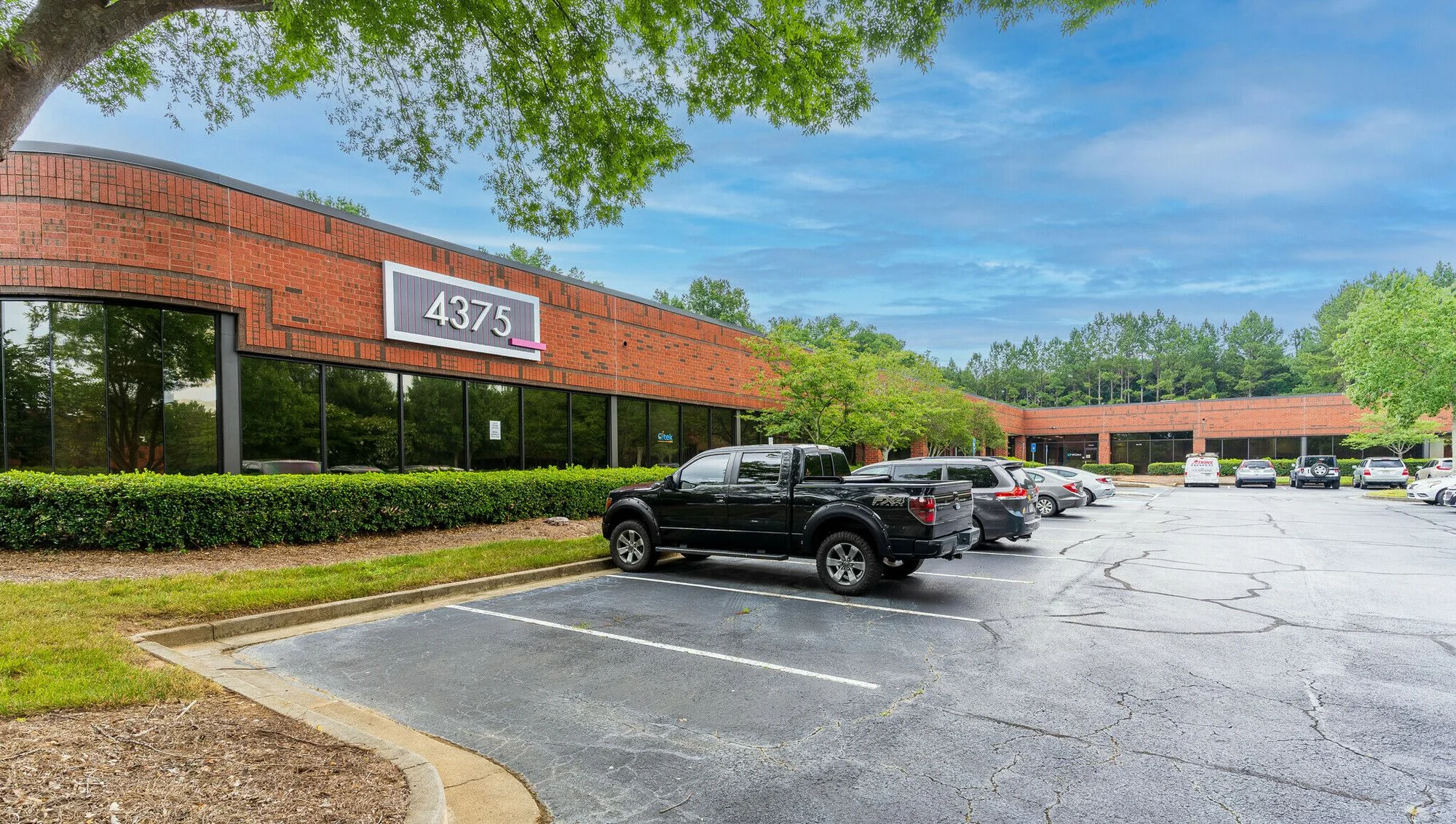 Chattahoochee Corners - 4375 River Green Pky