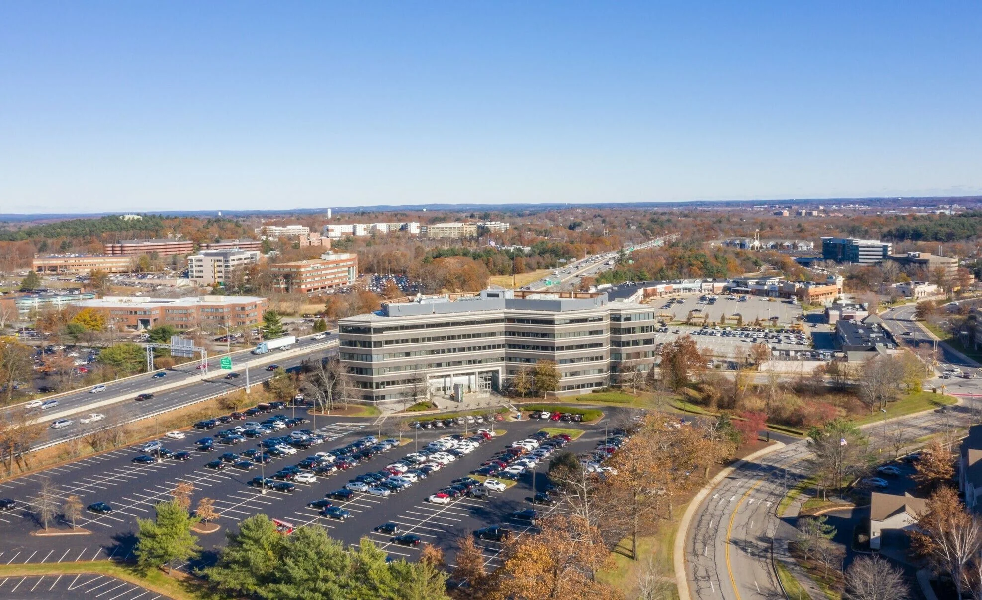 1 Van de Graaf — Lease in Burlington, MA, photo 1 of 6