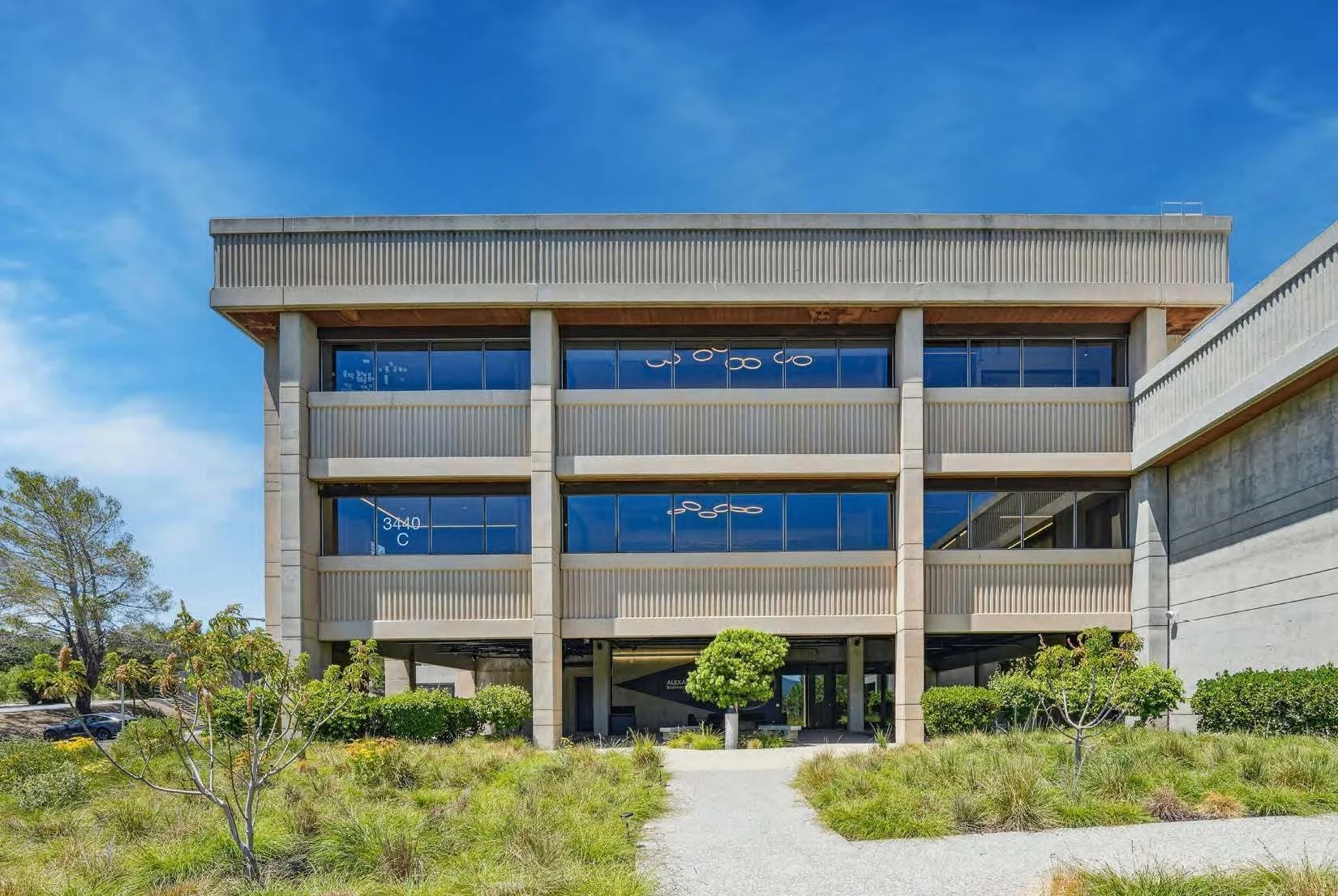 ALEXANDRIA HILLVIEW CAMPUS — Lease in Palo Alto, CA, photo 1 of 3