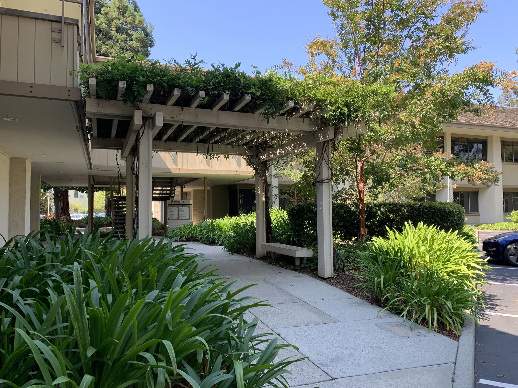 Menlo McCandless — Lease in Menlo Park, CA, photo 1 of 2
