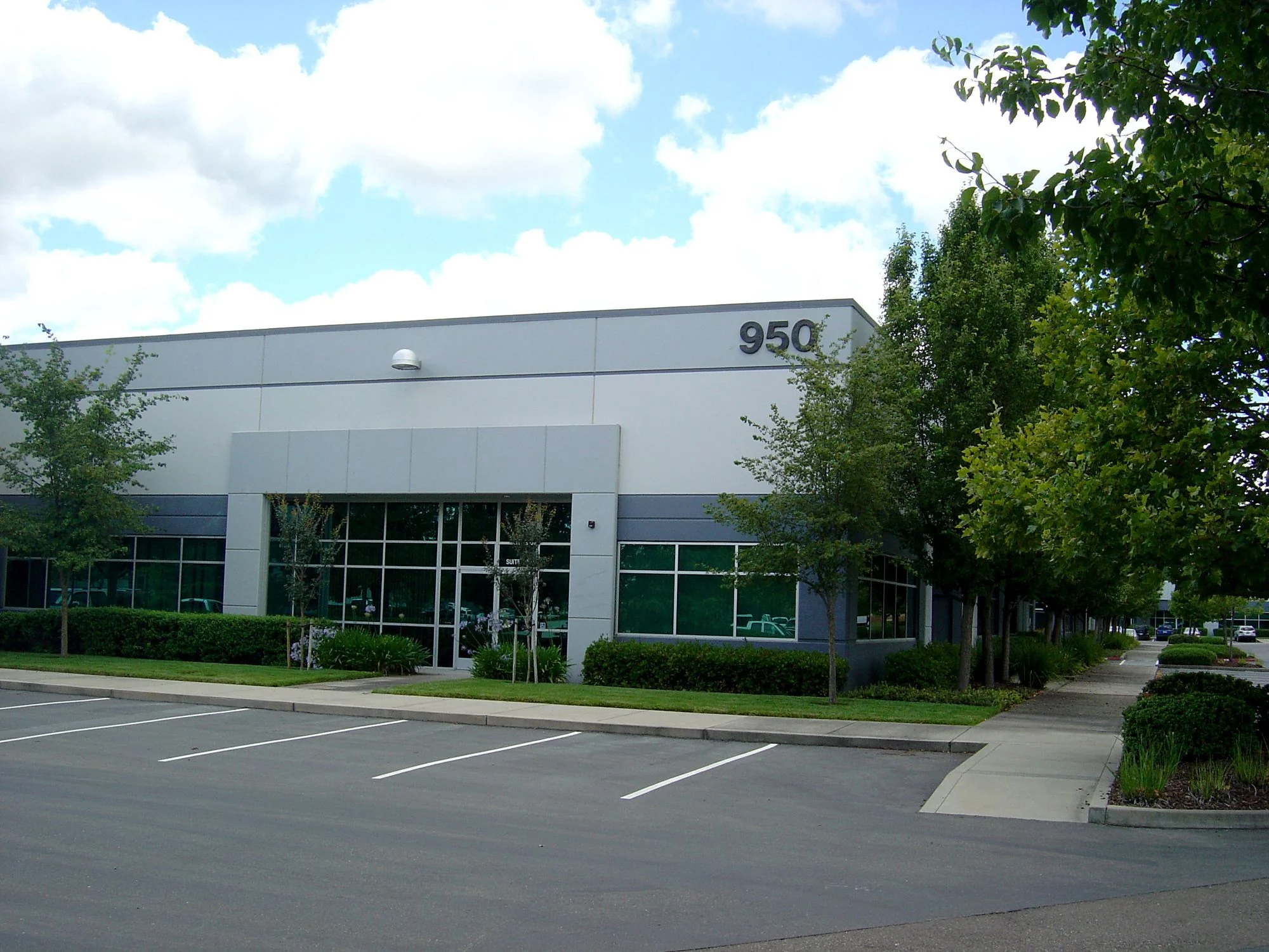Riverside Commerce Center — Lease in West Sacramento, CA, photo 1 of 8