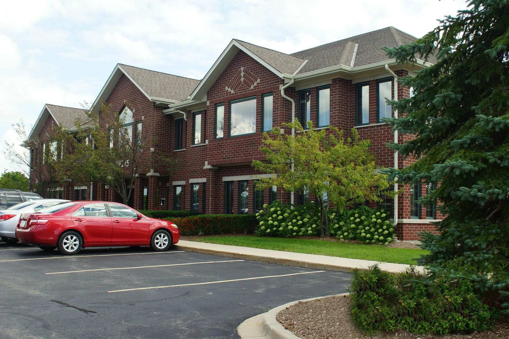 Fox River Business Center — Lease in Brookfield, WI, photo 1 of 2