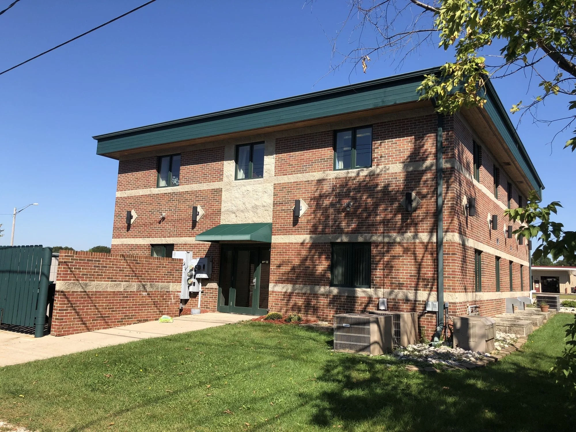 16869 - 16875 W Greenfield Ave — Lease in New Berlin, WI, photo 2 of 2