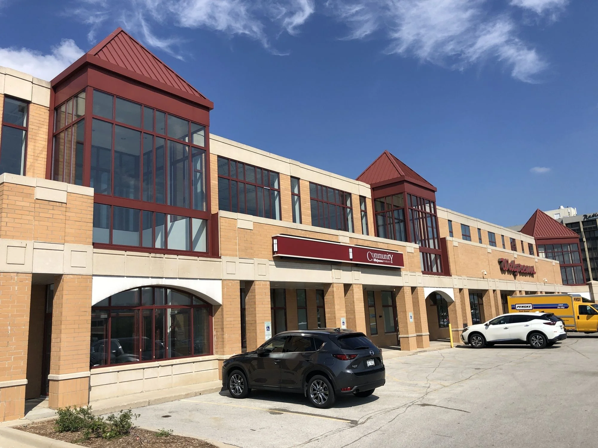 2265-2275 N Mayfair Rd — Lease in Wauwatosa, WI, photo 1 of 4