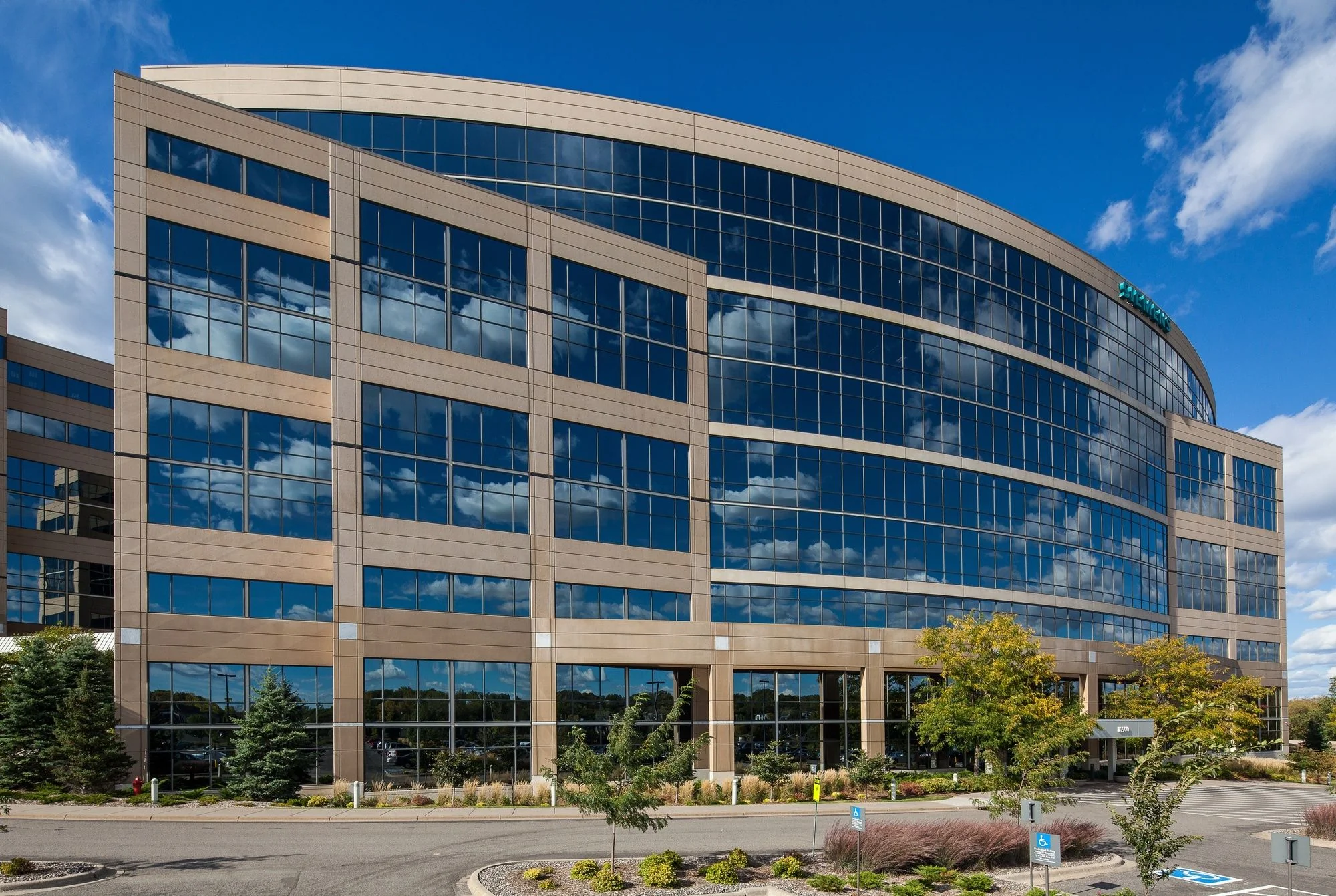 Crescent Ridge II — Lease in Minnetonka, MN, photo 1 of 8