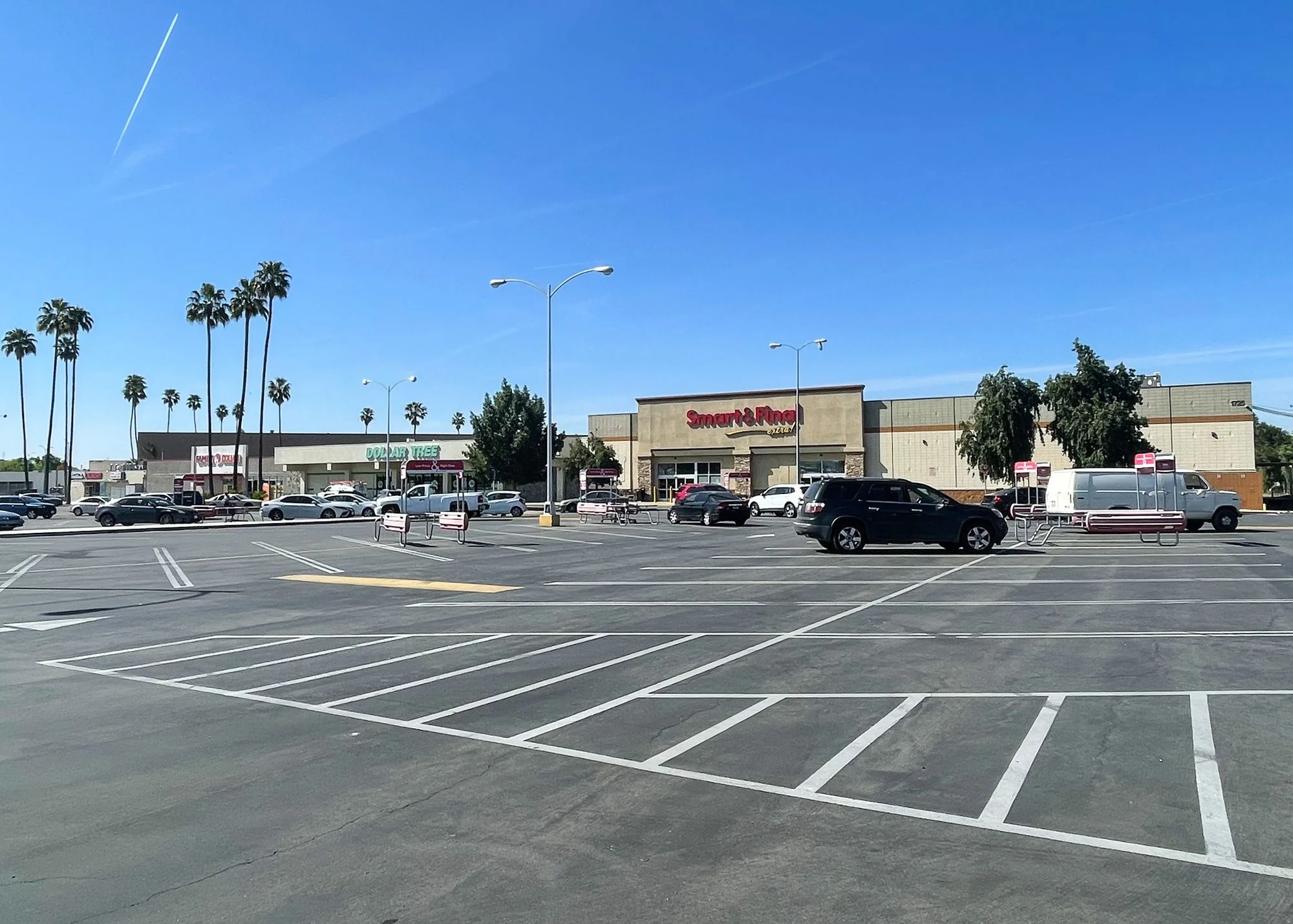 Golden State Plaza — Lease in Bakersfield, CA, photo 2 of 2