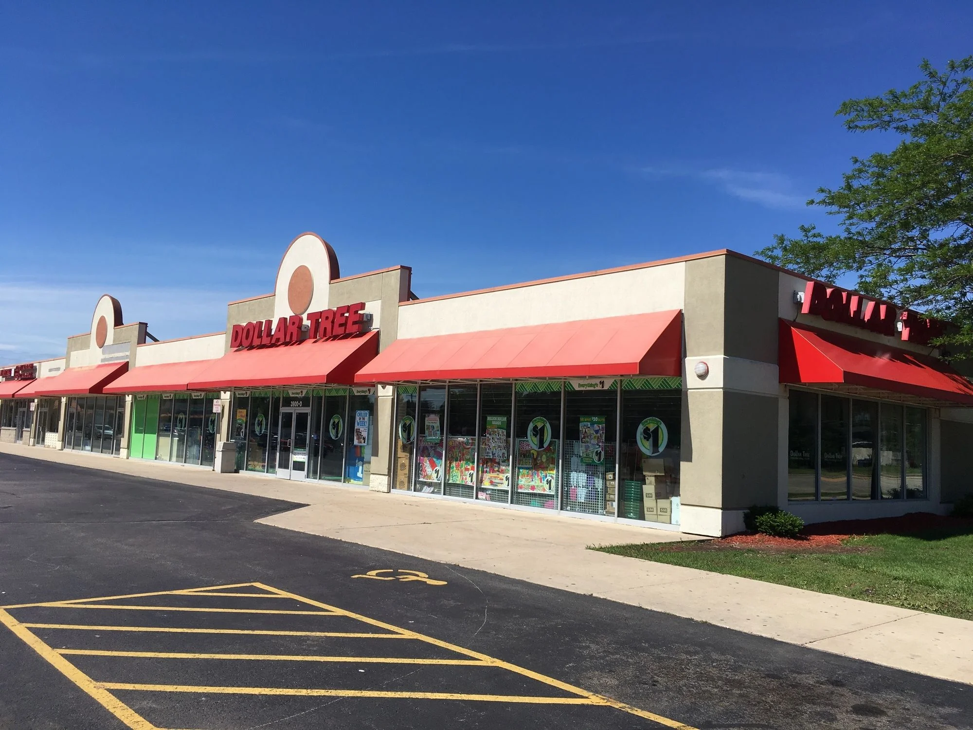Shorecrest Shopping Center — Lease in Racine, WI, photo 4 of 7