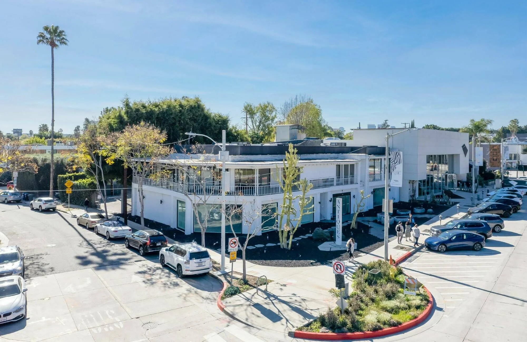 8670-8672 Melrose Avenue — Lease in West Hollywood, CA, photo 1 of 1