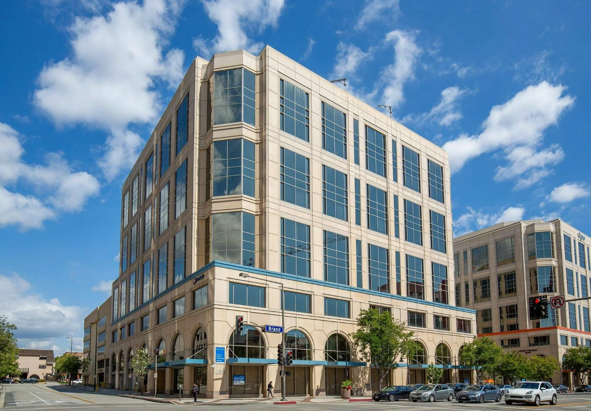450 North Brand — Lease in Glendale, CA, photo 1 of 2