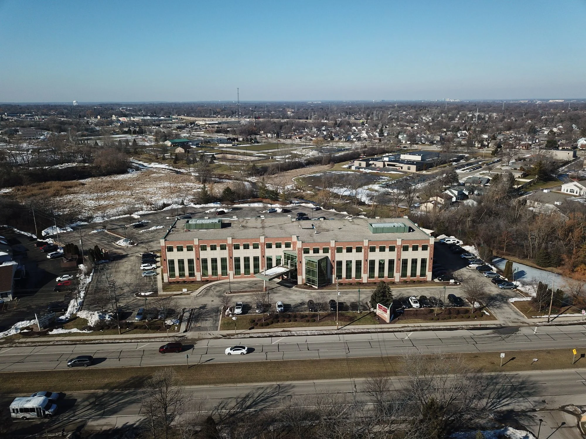Loomis Professional Building — Lease in Greenfield, WI, photo 3 of 8