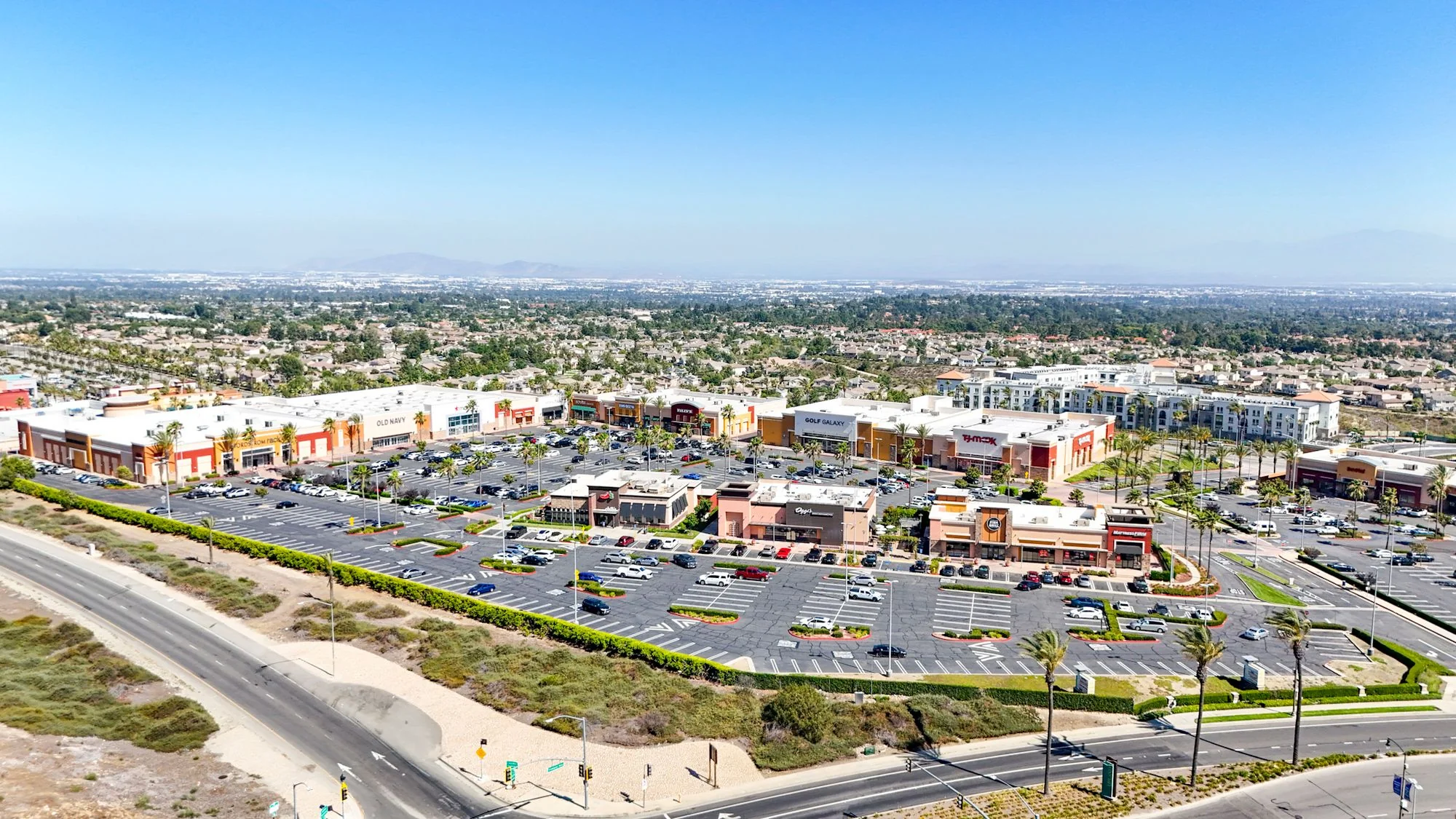 Colonies Crossroads — Lease in Upland, CA, photo 1 of 8