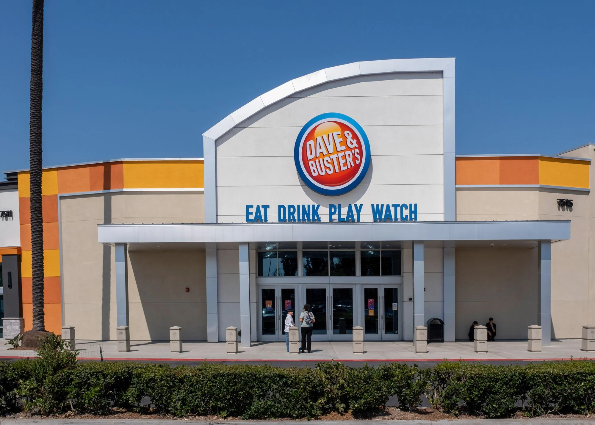 Long Beach Towne Center — Lease in Long Beach, CA, photo 2 of 6
