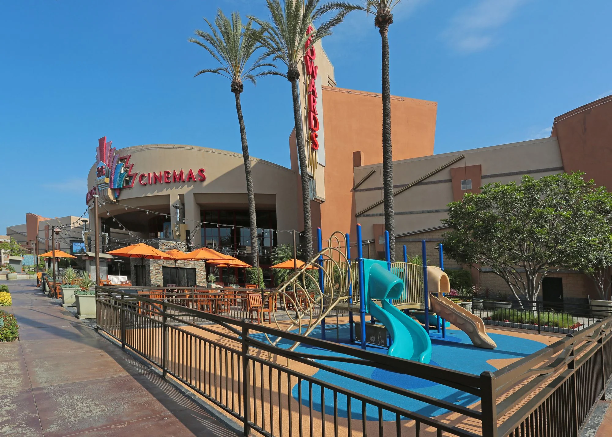 Long Beach Towne Center — Lease in Long Beach, CA, photo 5 of 6