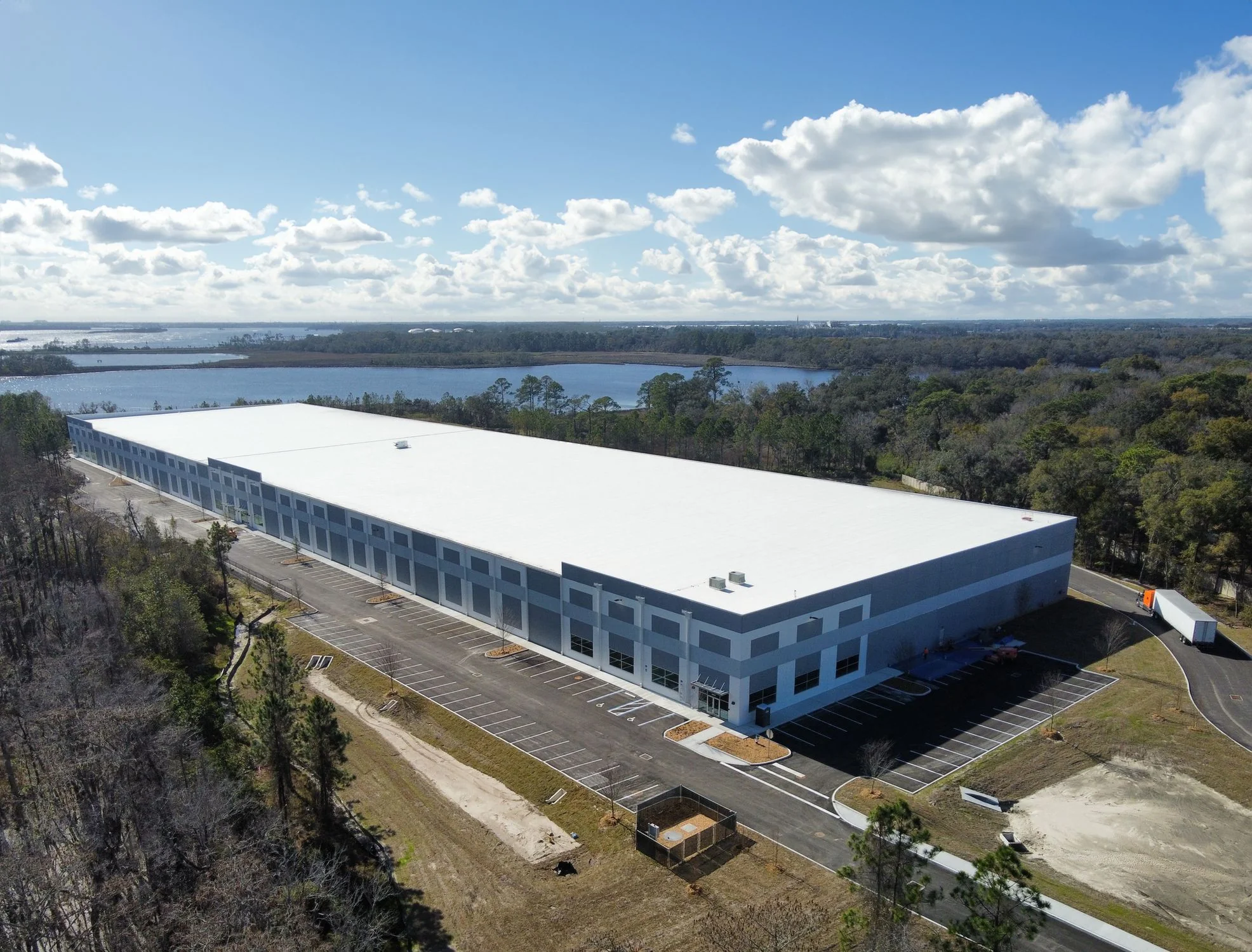 Port Commerce Center - 10616 Alta Drive — Lease in Jacksonville, FL, photo 3 of 8