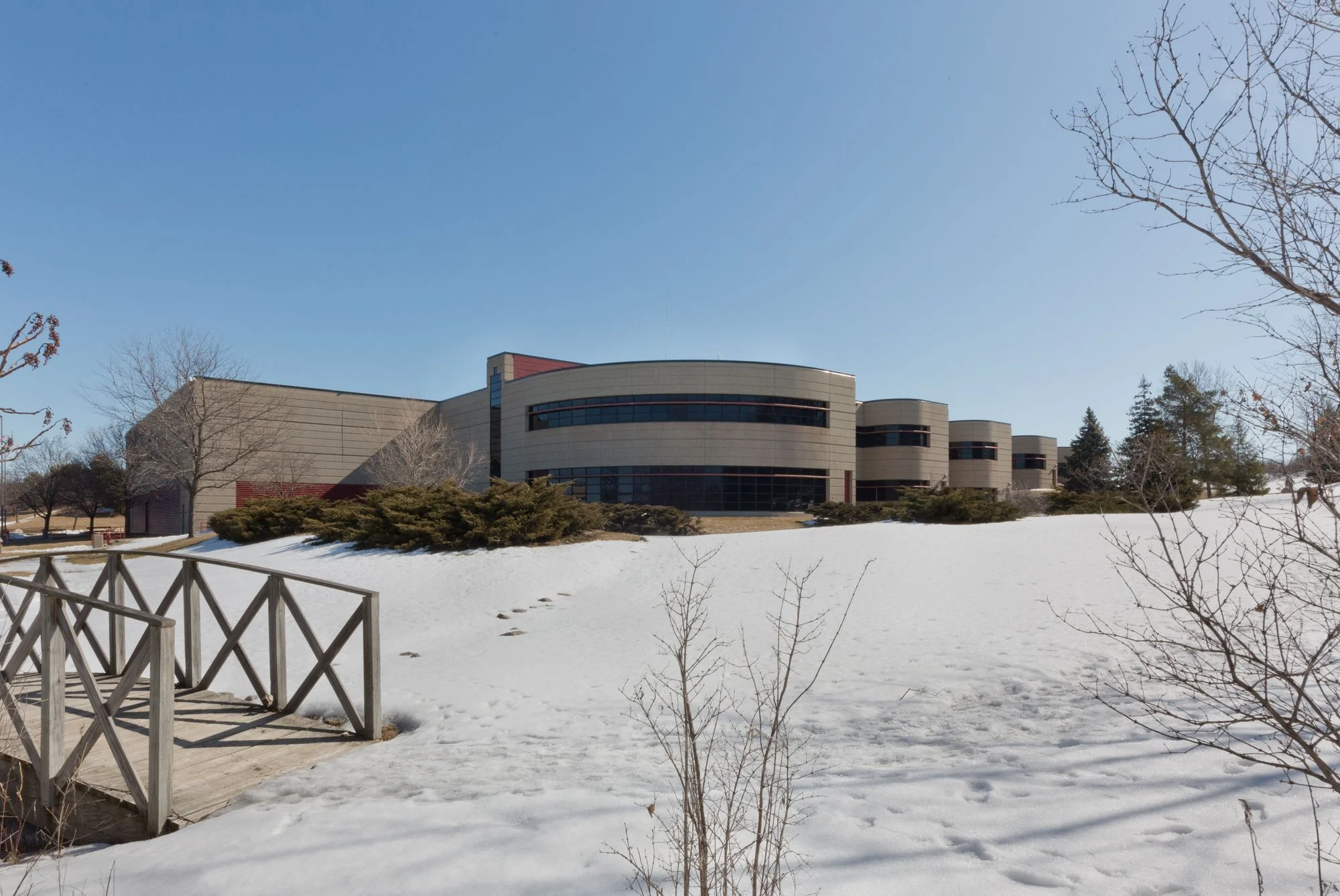 N15W24250 Riverwood Drive — Lease in Pewaukee, WI, photo 2 of 5