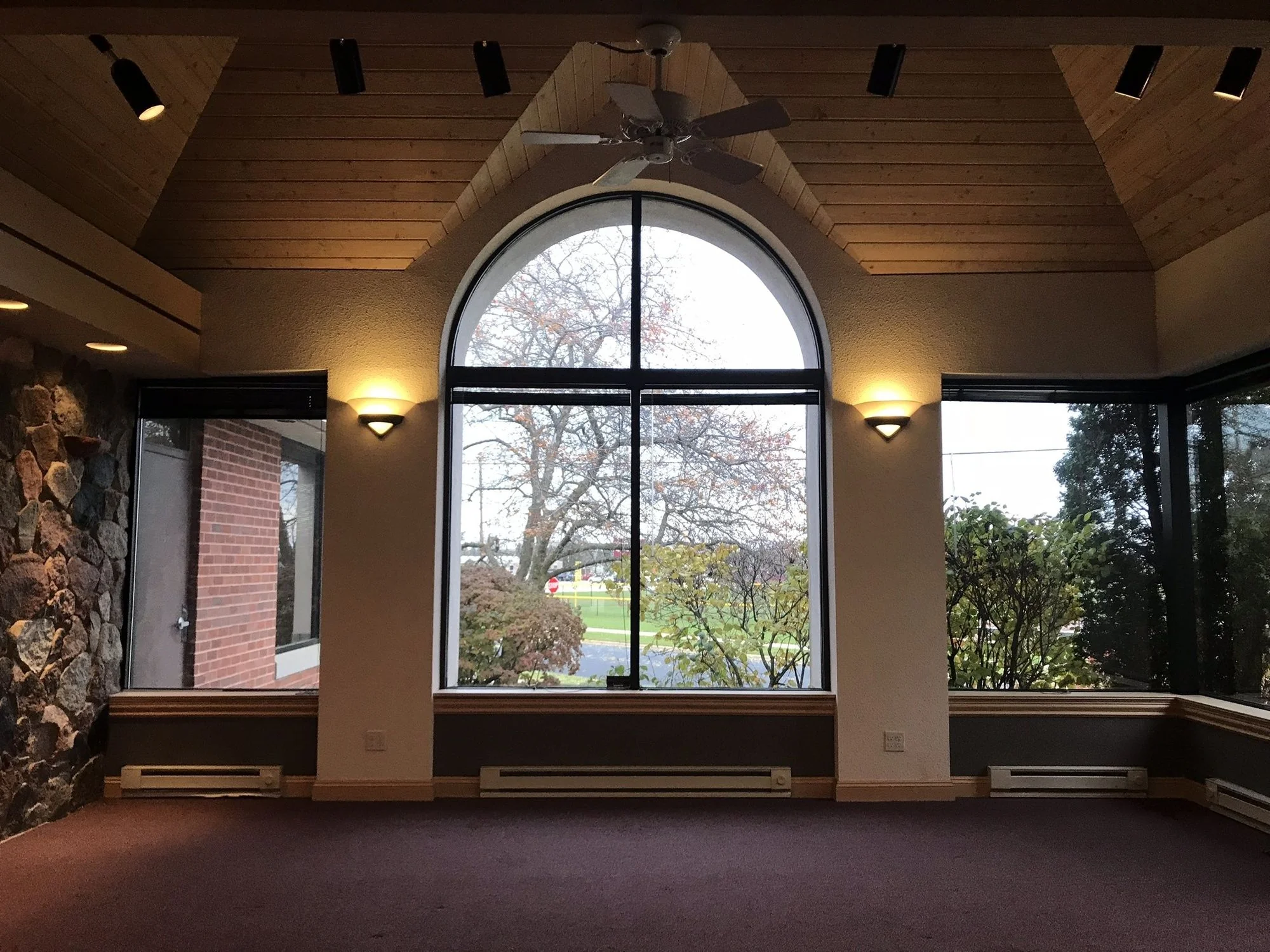 N80W14800 Appleton Ave — Lease in Menomonee Falls, WI, photo 6 of 8
